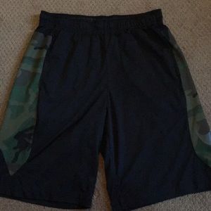 Men’s Nike training short.